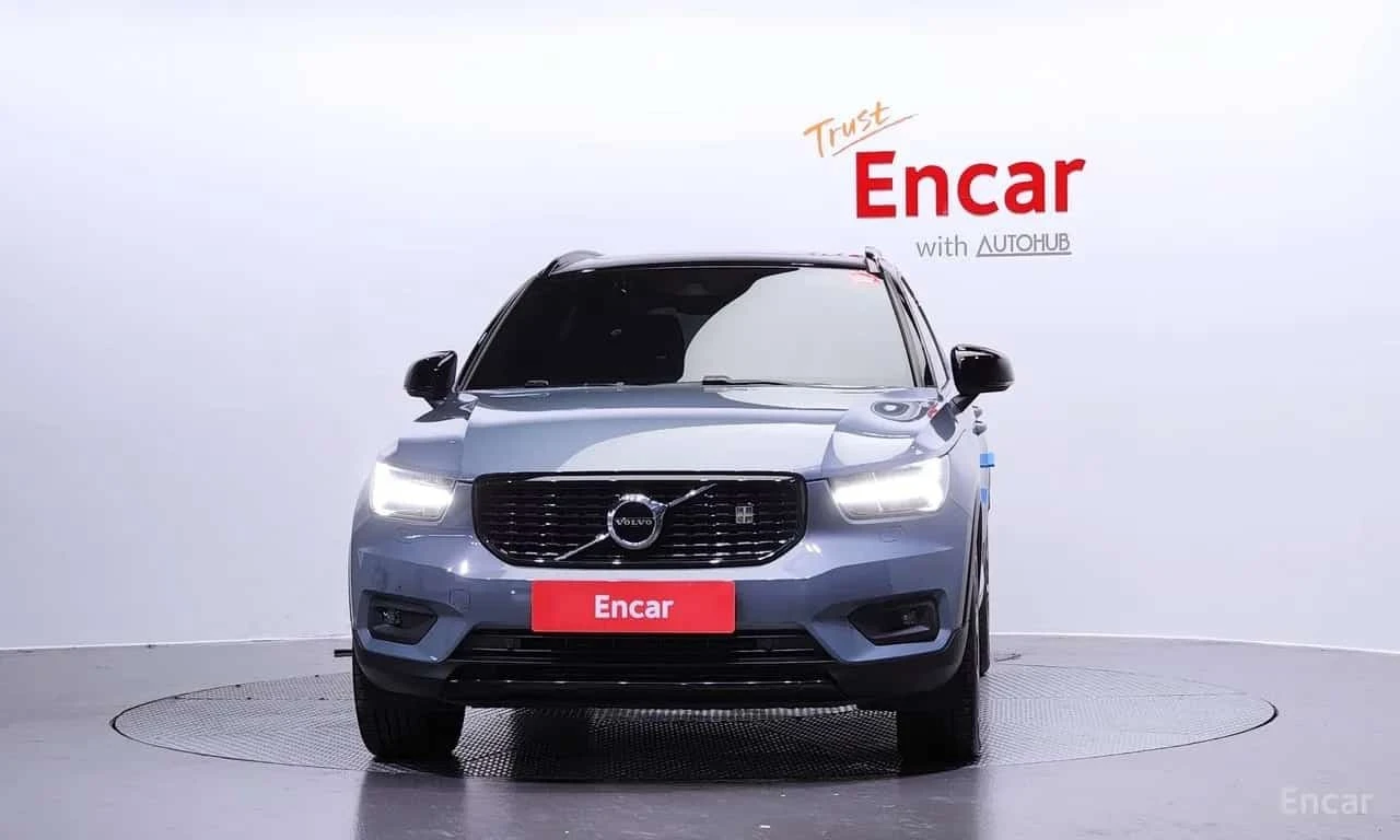 Volvo XC40 T4 R Design/ФИНАНСИРАНЕ, снимка 3 - Автомобили и джипове - 56273173