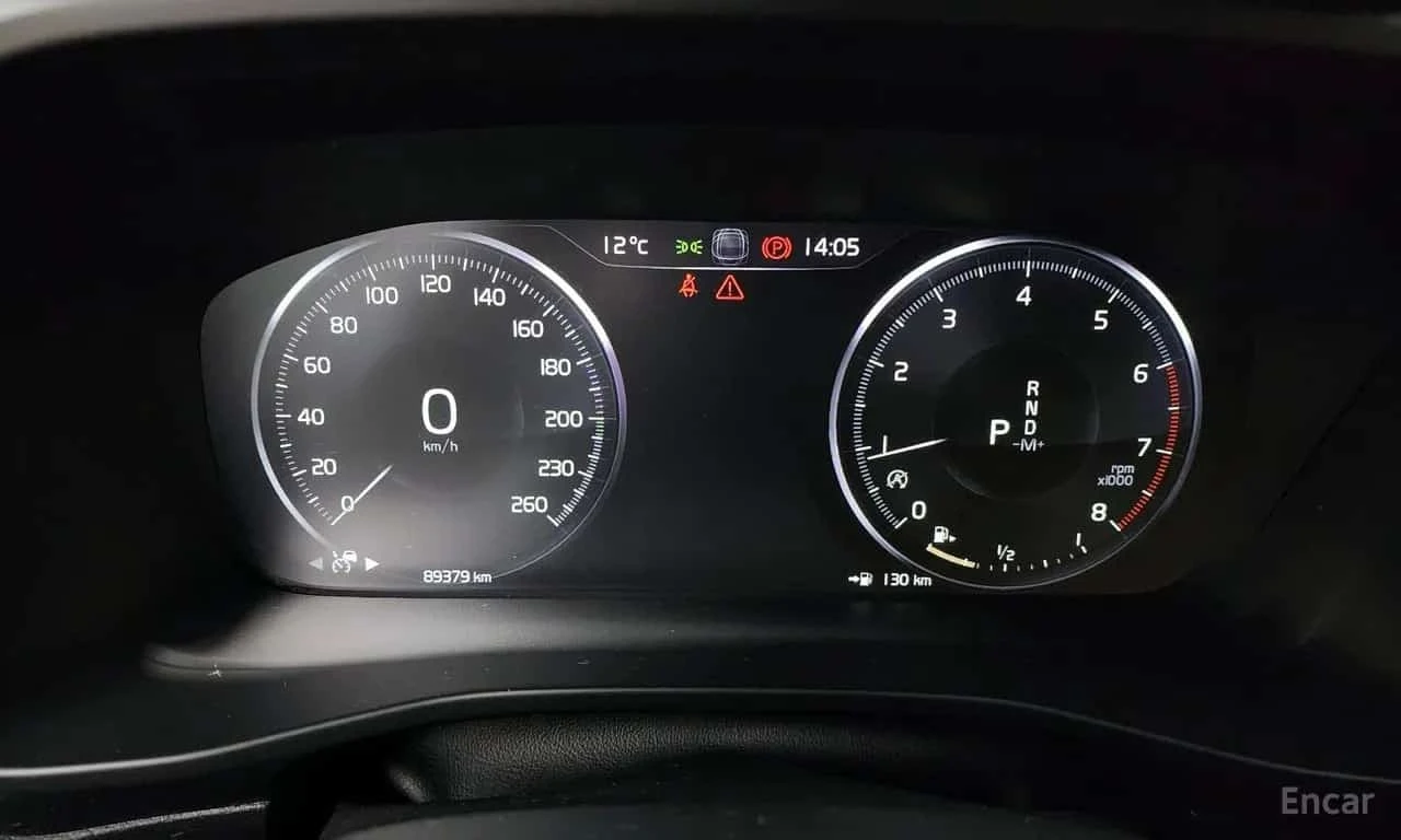 Volvo XC40 T4 R Design/ФИНАНСИРАНЕ, снимка 8 - Автомобили и джипове - 56273173