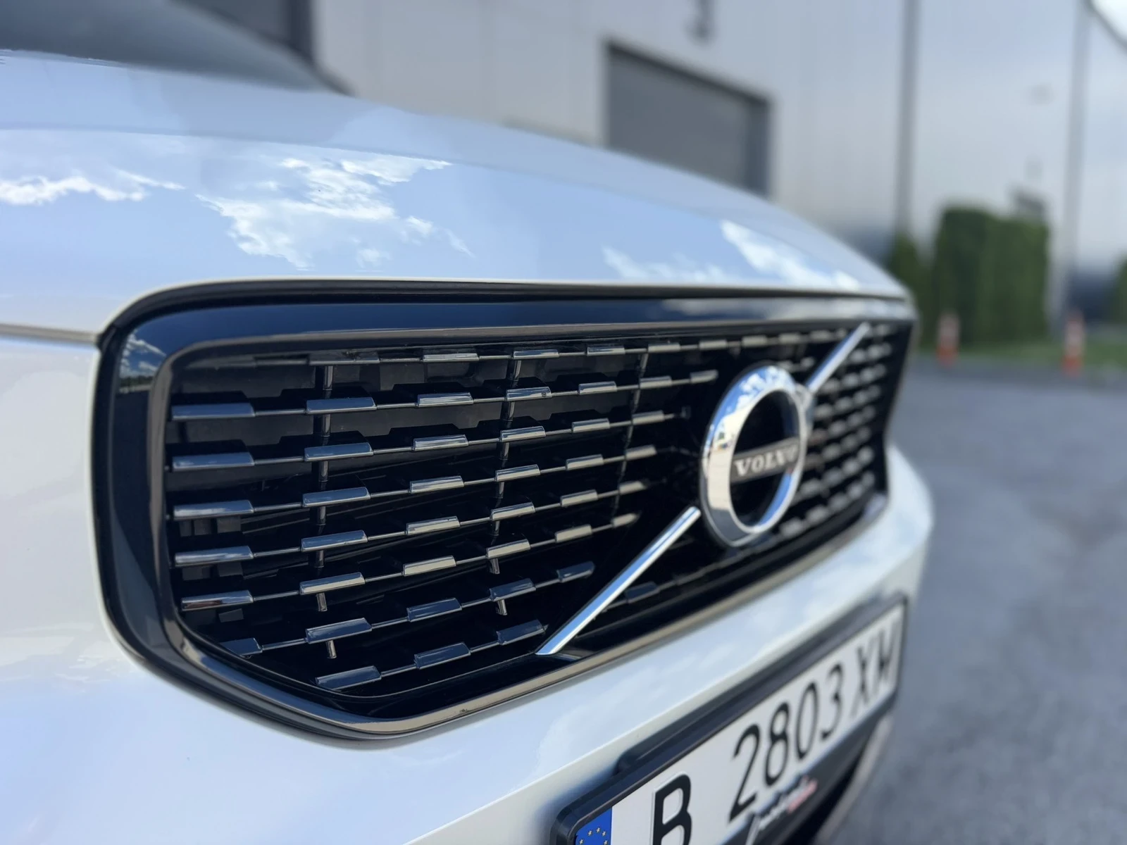 Volvo XC40 d3 R-DYNAMIC, снимка 16 - Автомобили и джипове - 56417113