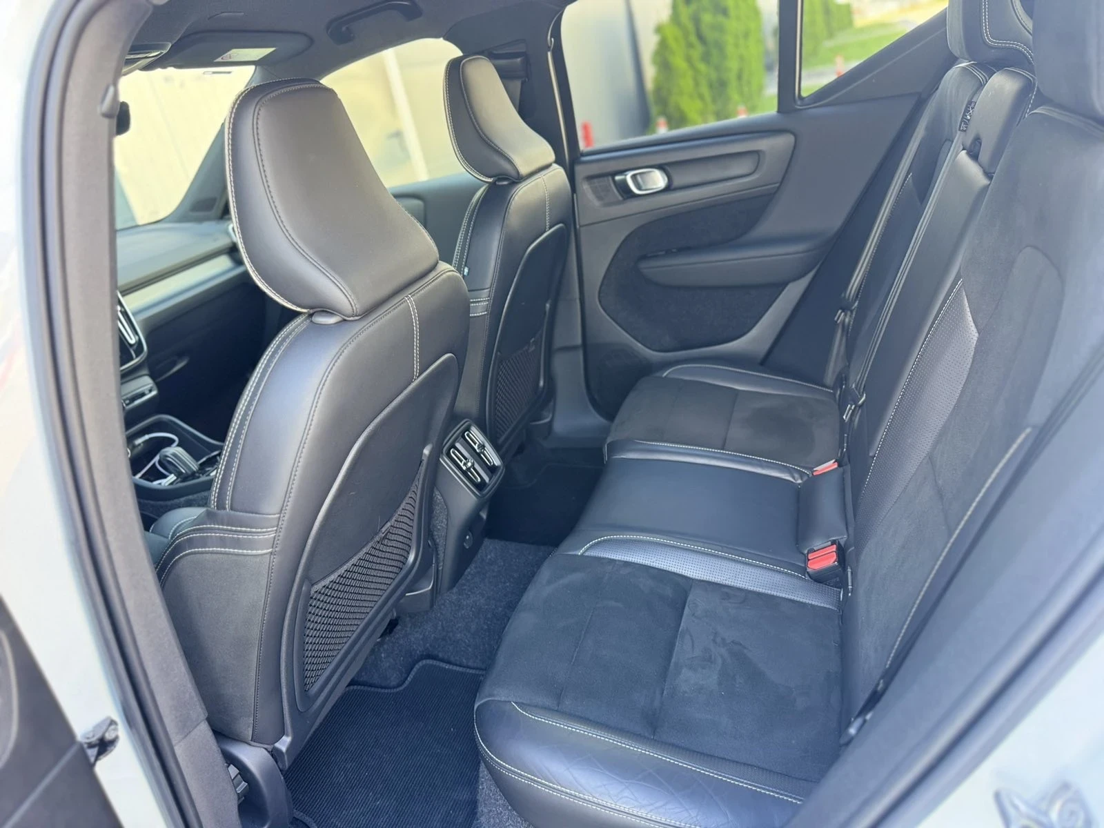 Volvo XC40 d3 R-DYNAMIC, снимка 13 - Автомобили и джипове - 56417113