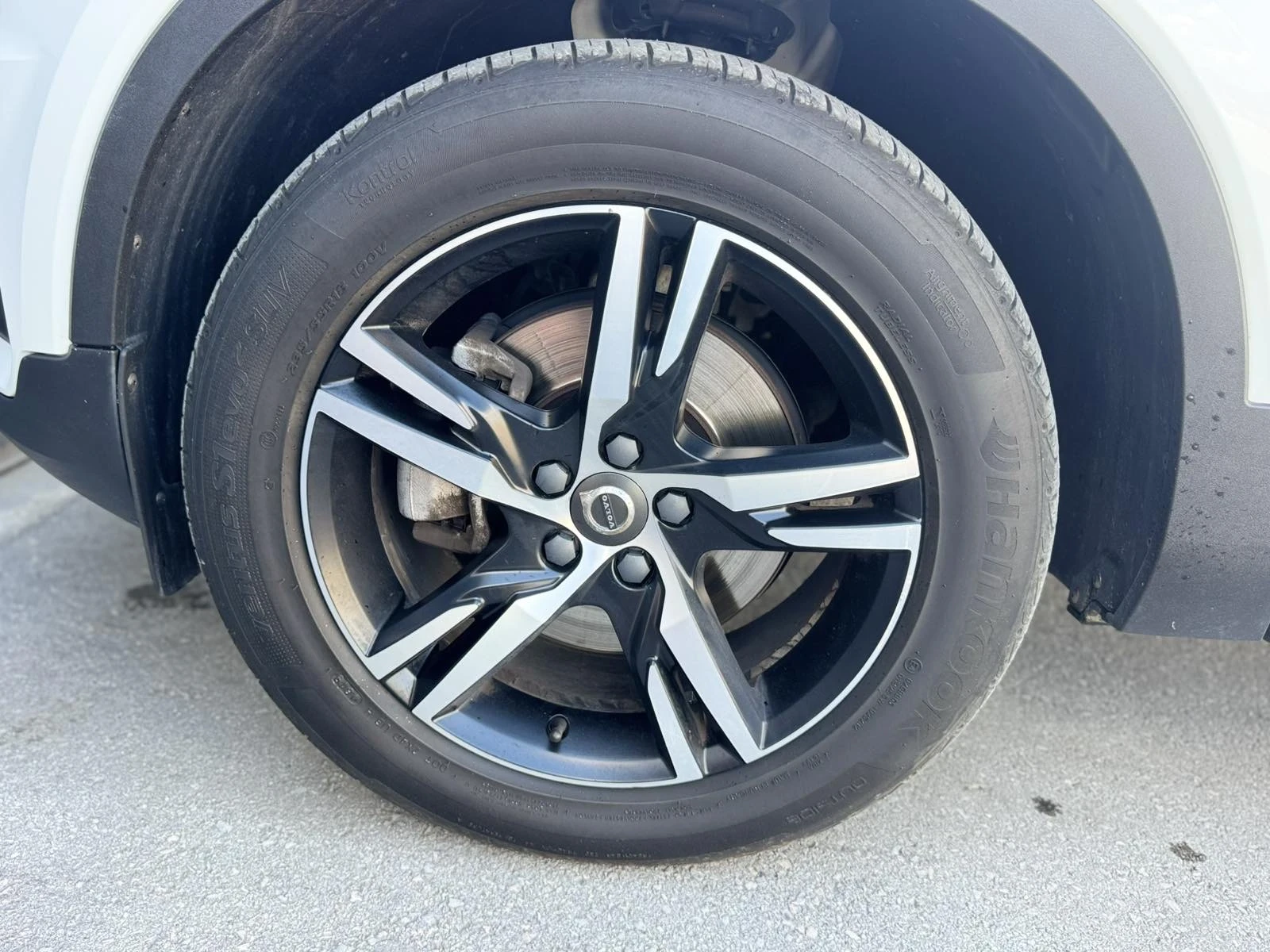 Volvo XC40 d3 R-DYNAMIC, снимка 11 - Автомобили и джипове - 56417113