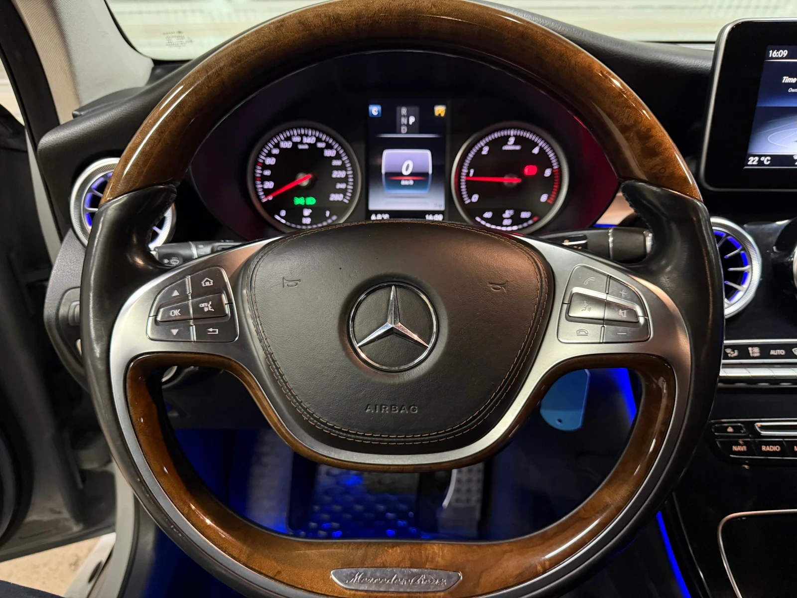 Mercedes-Benz GLC 250 AMG63 Facelift, снимка 9 - Автомобили и джипове - 56685689