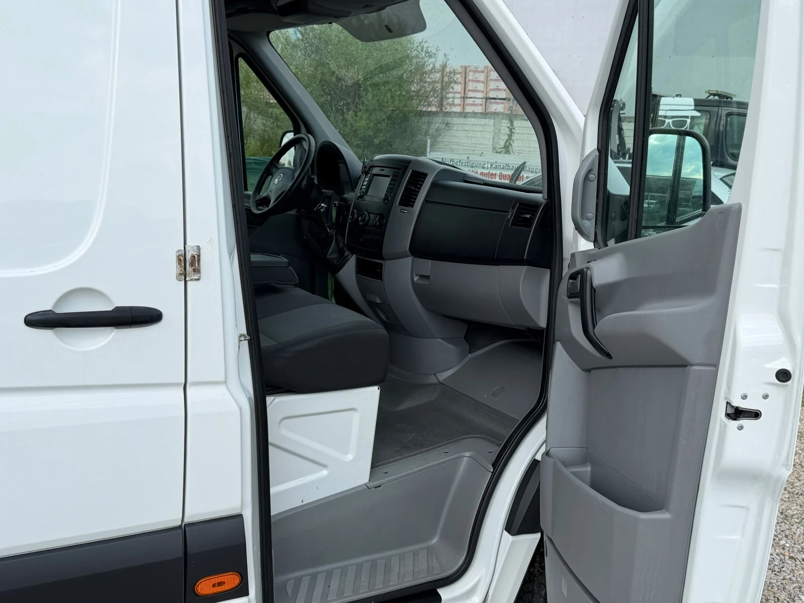 VW Crafter 2.0TDI 136K.S NAVI .������.. | Mobile.bg � ����������� 11