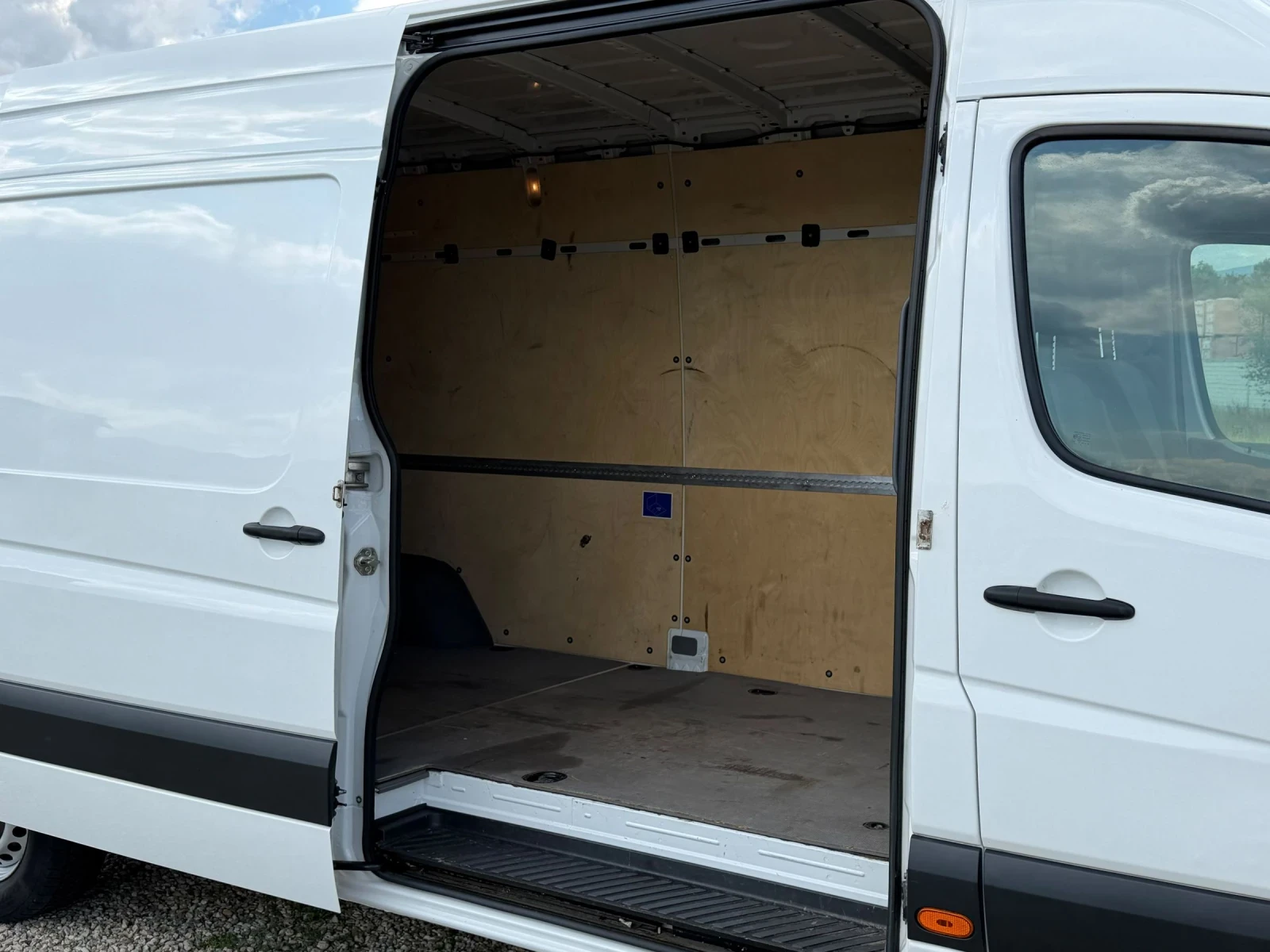 VW Crafter 2.0TDI 136K.S NAVI .������.. | Mobile.bg � ����������� 10