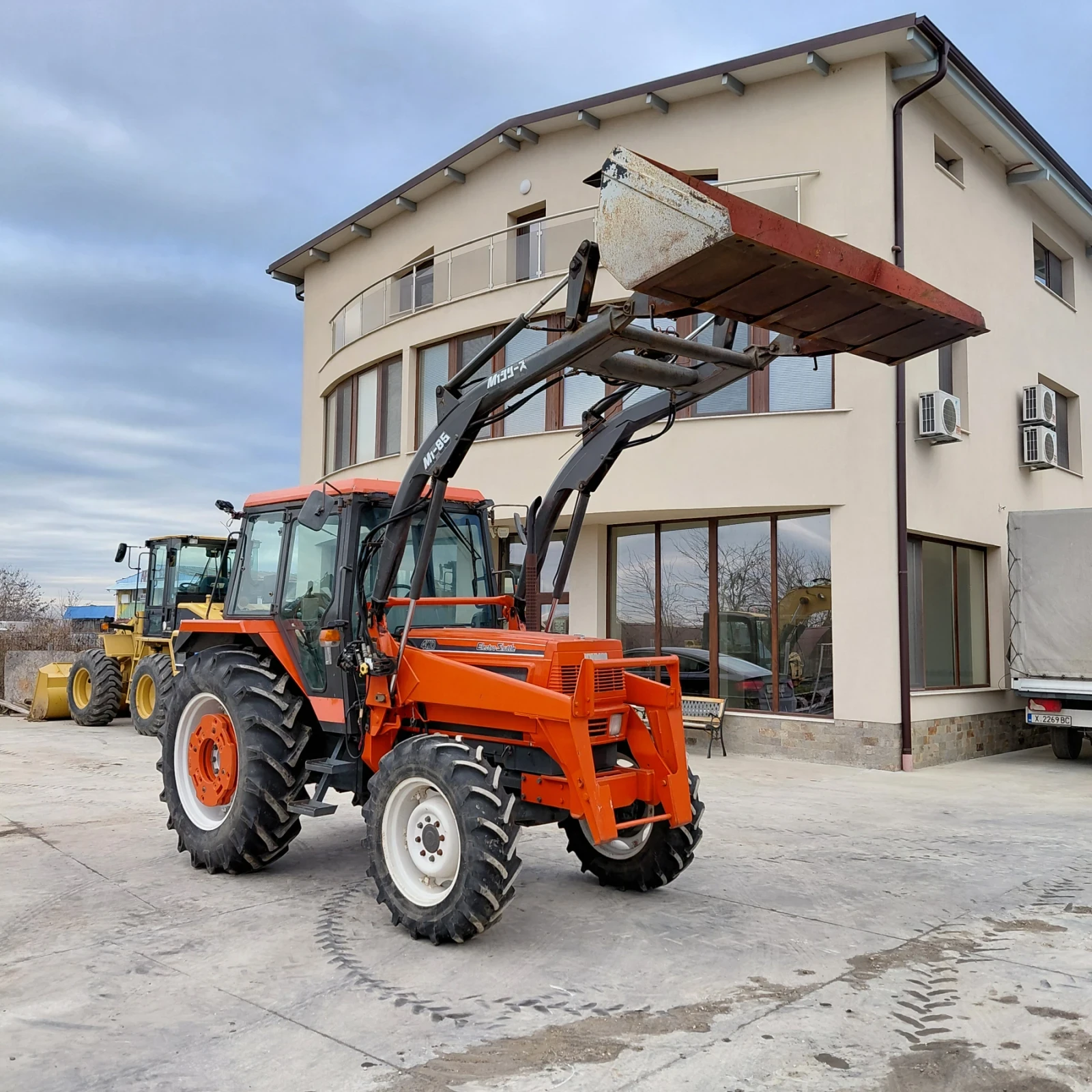 ������� Kubota M1-85 * �������� * ������� * ��� ��������� *  | Mobile.bg � ����������� 1