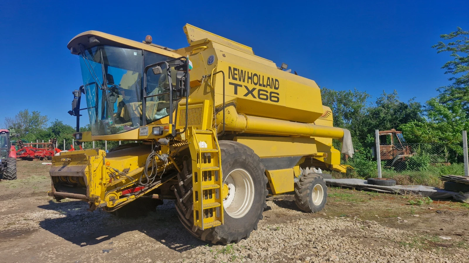 Комбайн New Holland Тх 66, снимка 2 - Селскостопанска техника - 54691977
