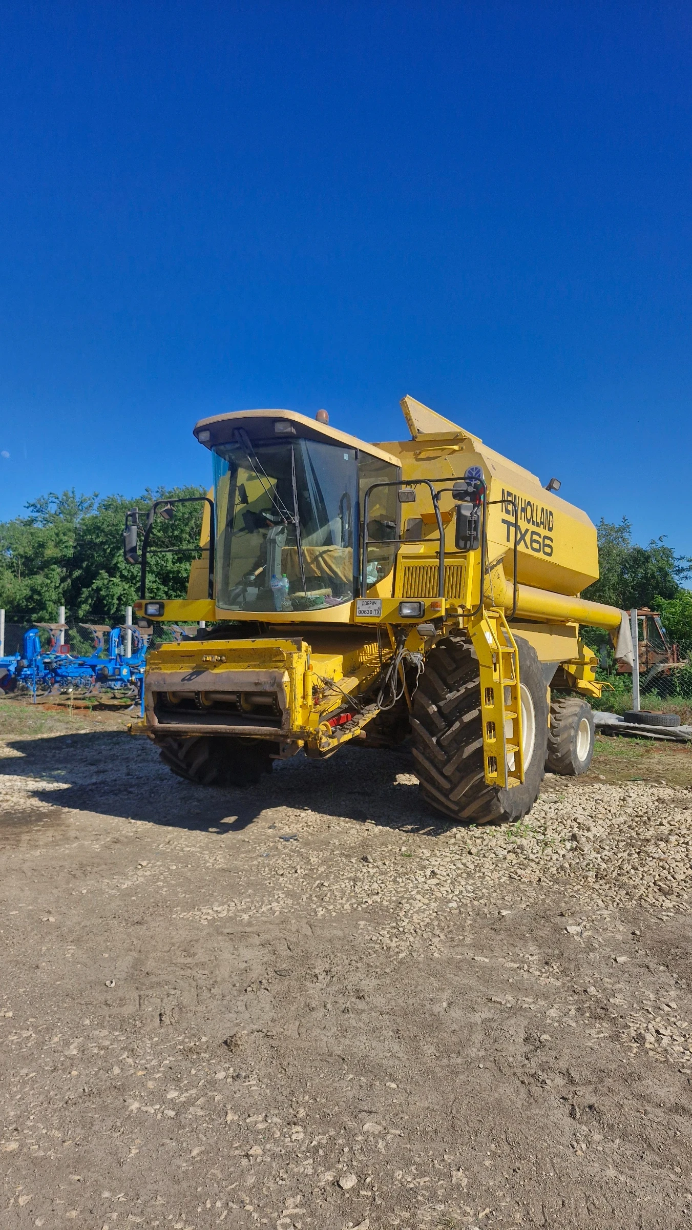 Комбайн New Holland Тх 66, снимка 3 - Селскостопанска техника - 54691977