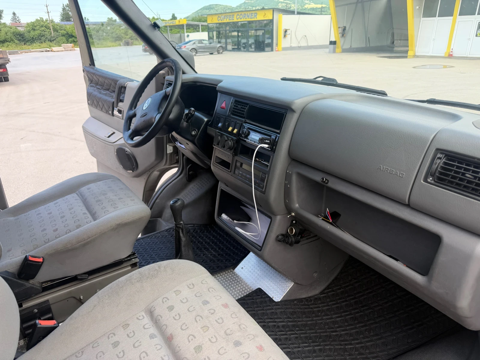 Кемпер VW T4, снимка 10 - Каравани и кемпери - 55444217