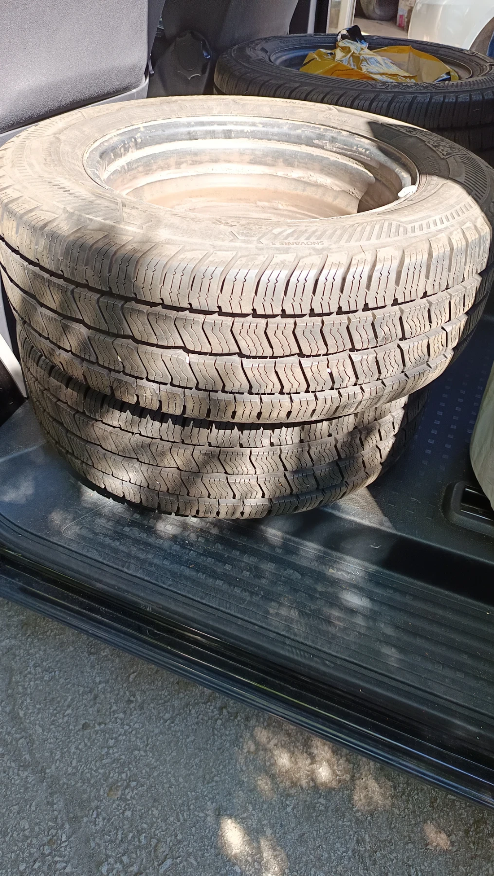 Гуми с джанти Barum 215/65R16, снимка 5 - Гуми и джанти - 54956334