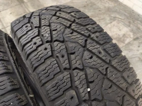 Гуми Зимни 215/65R16, снимка 1 - Гуми и джанти - 39793663