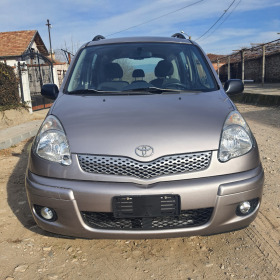Toyota Yaris verso 1.3, снимка 1 - Автомобили и джипове - 44436770