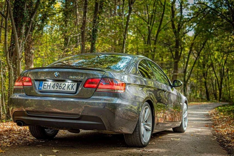 BMW 320, снимка 4 - Автомобили и джипове - 46472859