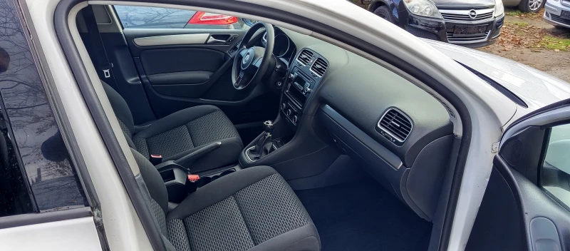 VW Golf 1.6TDI KLIMA 2011г, снимка 8 - Автомобили и джипове - 52368876