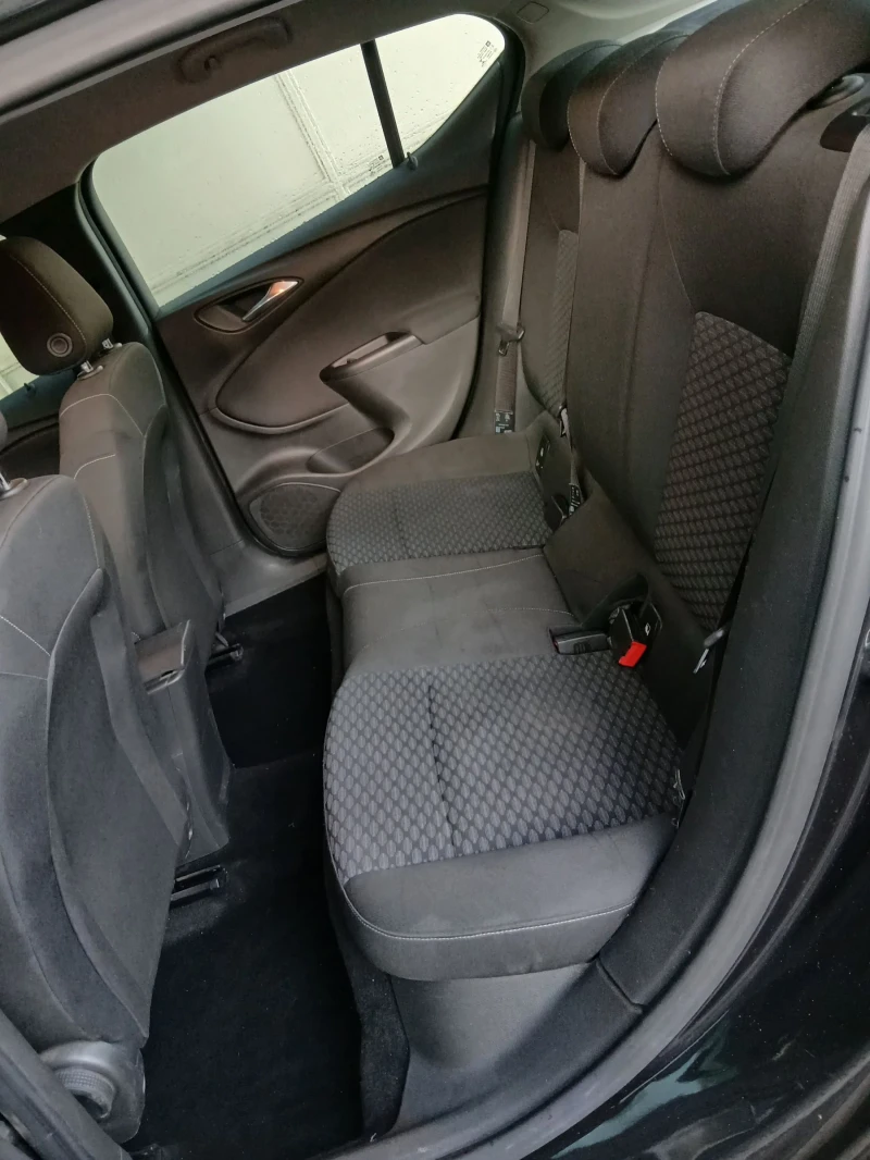 Opel Astra 1.6 cdti, снимка 10 - Автомобили и джипове - 52790628