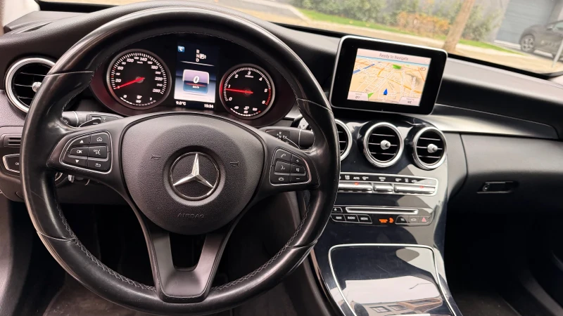 Mercedes-Benz C 220, снимка 8 - Автомобили и джипове - 52876068