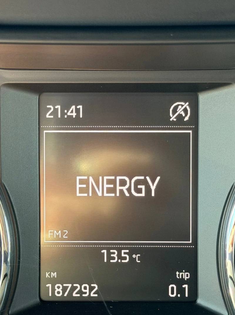 Skoda Octavia 1.6TDI 110hp, снимка 11 - Автомобили и джипове - 53131269