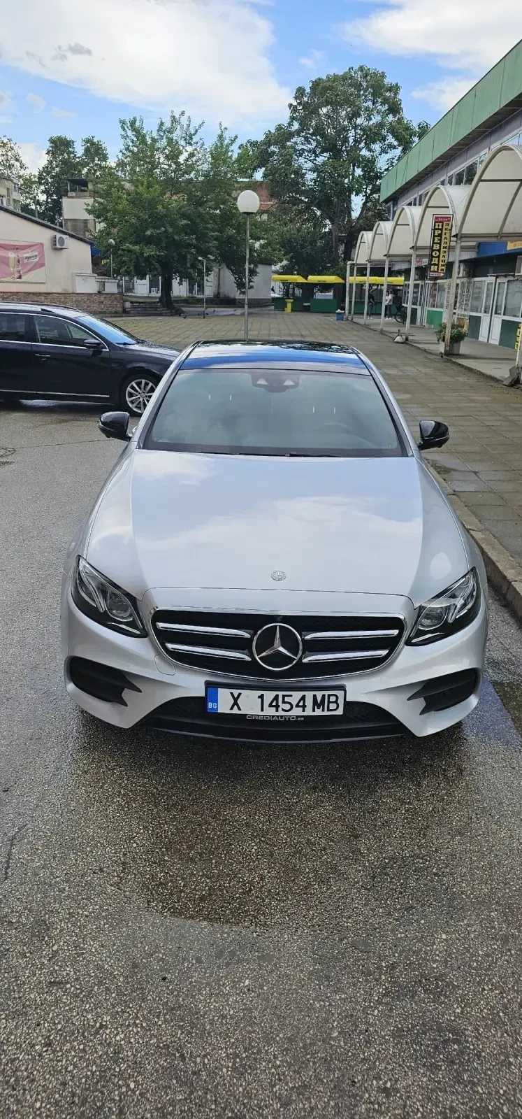 Mercedes-Benz E 220, снимка 1 - Автомобили и джипове - 49549760