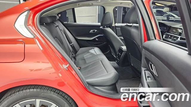 BMW 320  - изображение 9