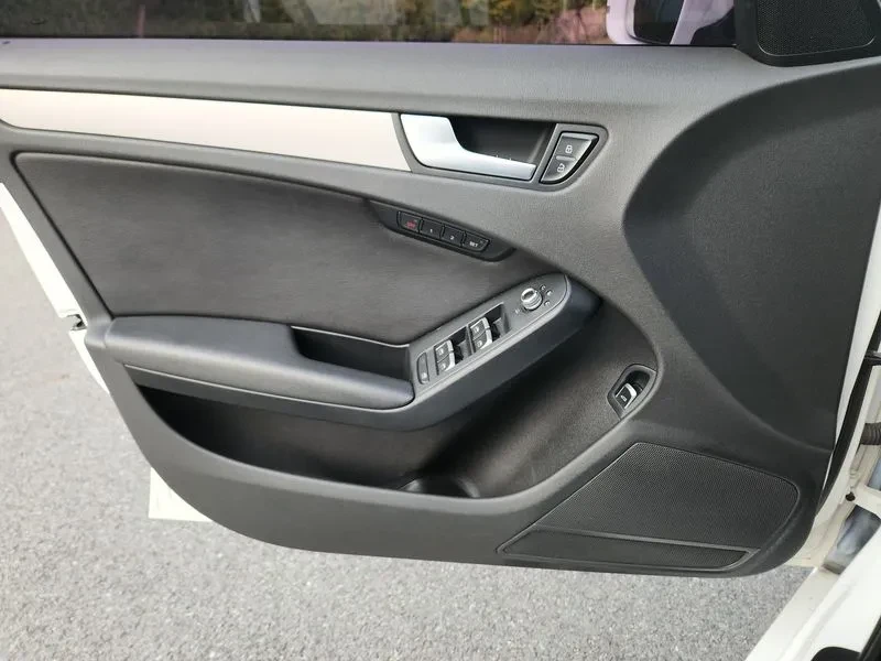 Audi A4 2.0 TDI, снимка 9 - Автомобили и джипове - 54550898