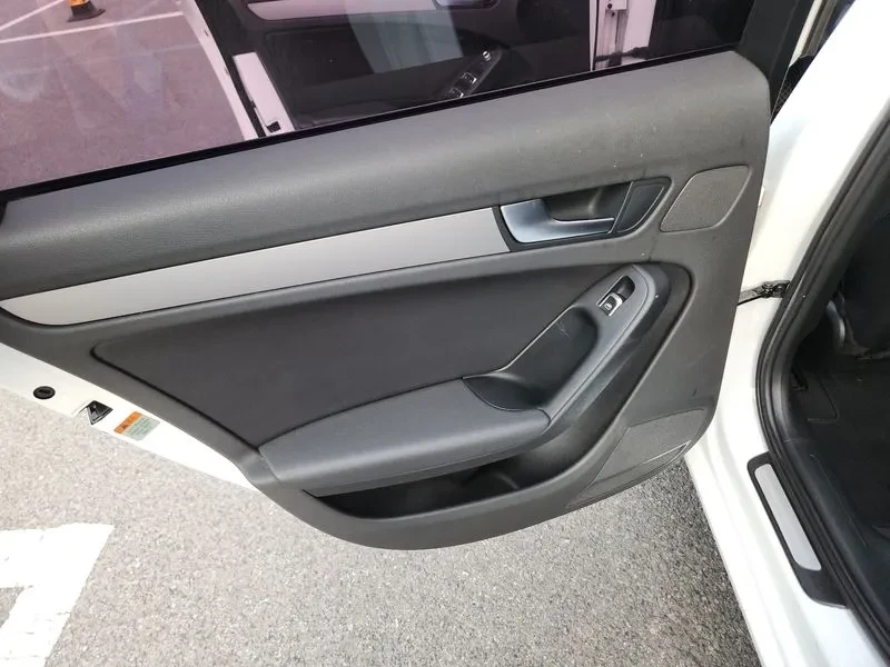 Audi A4 2.0 TDI, снимка 12 - Автомобили и джипове - 54550898