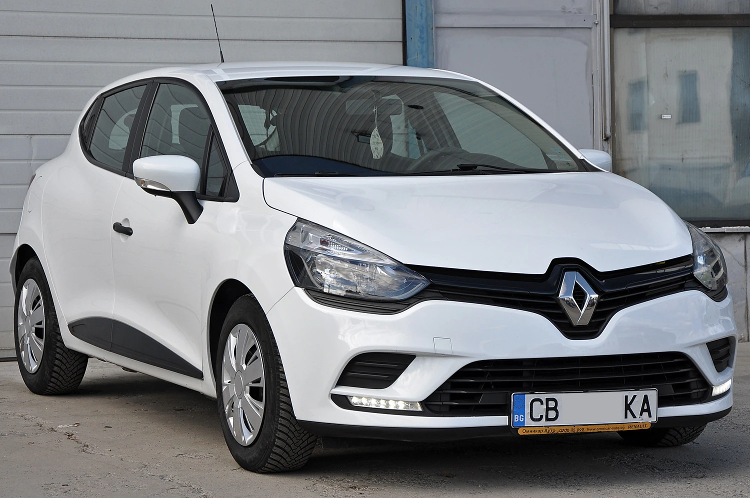 Renault Clio 1.2i EURO 6B - изображение 3