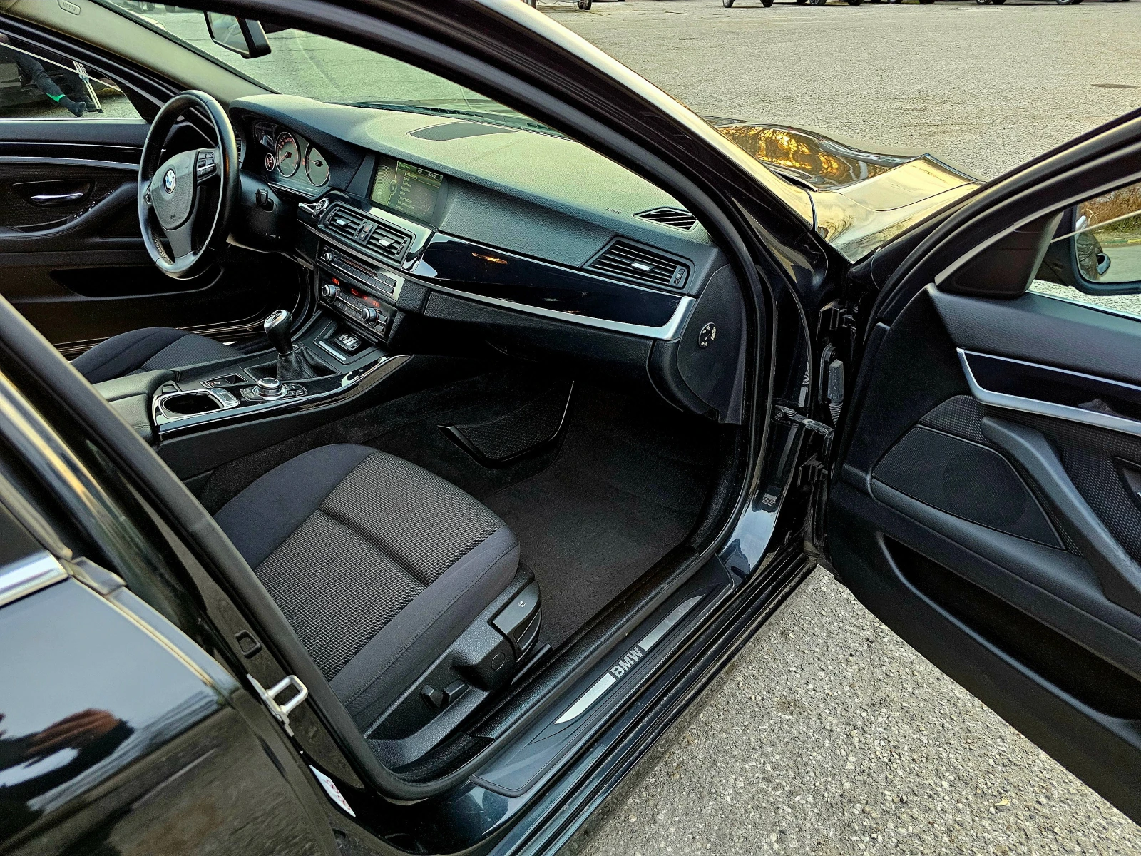 BMW 520 520D F11  Touring - изображение 10