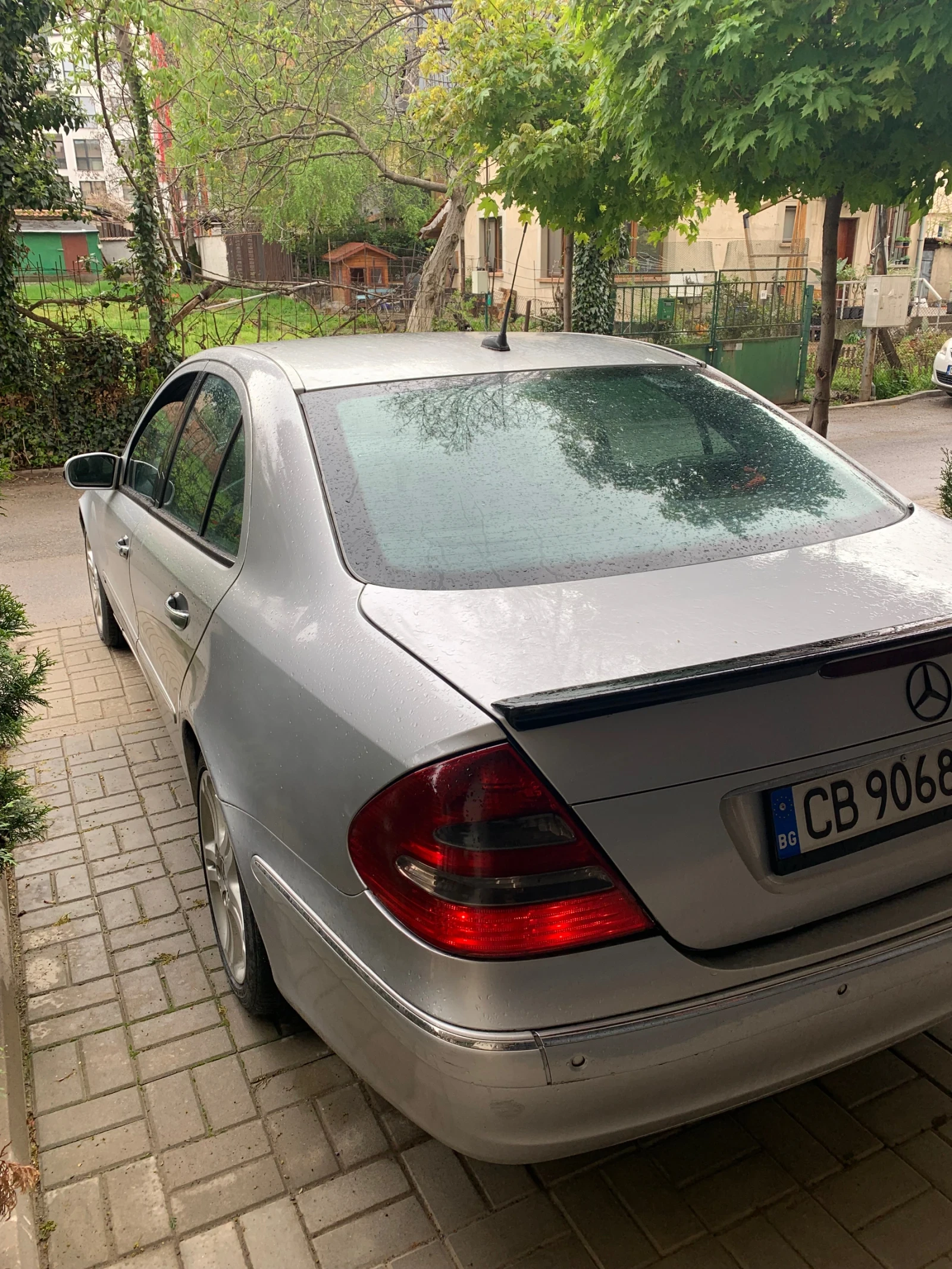 Mercedes-Benz E 220  - изображение 6