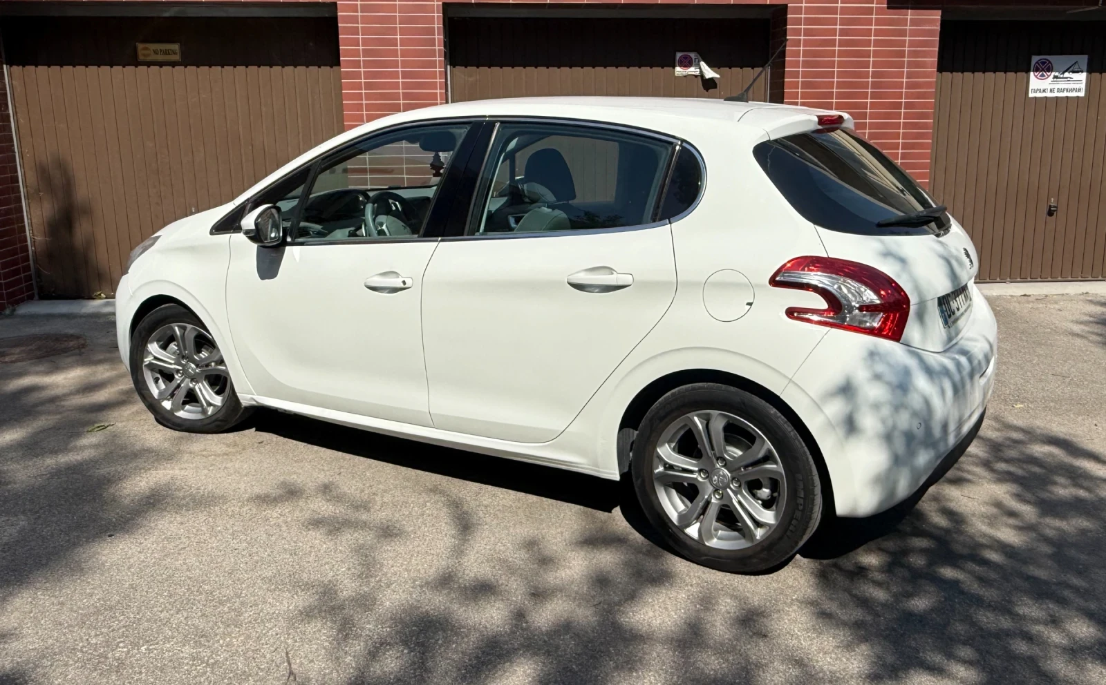 Peugeot 208 1 6eHDI Автоматик - изображение 3