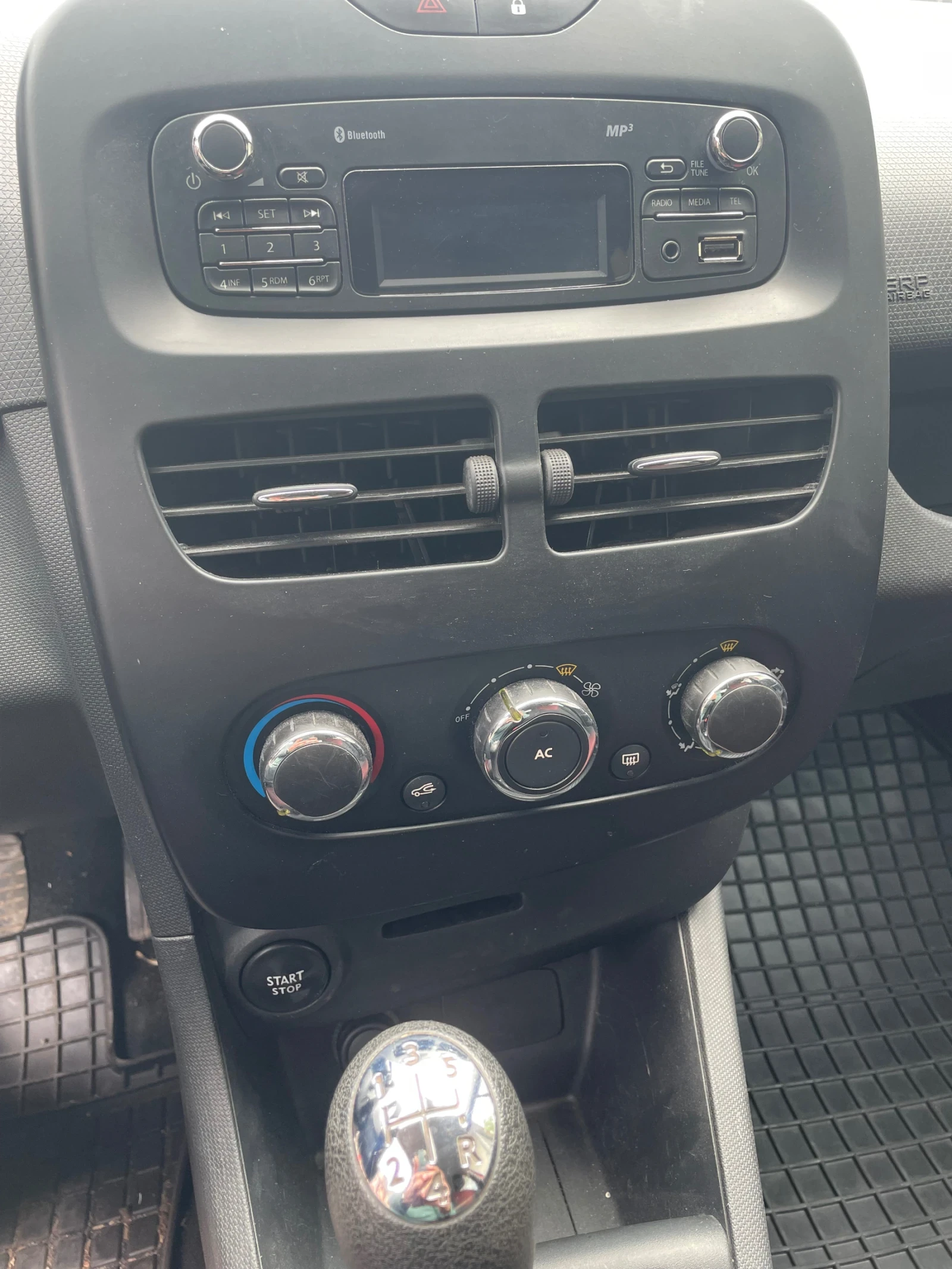Renault Clio  - изображение 8