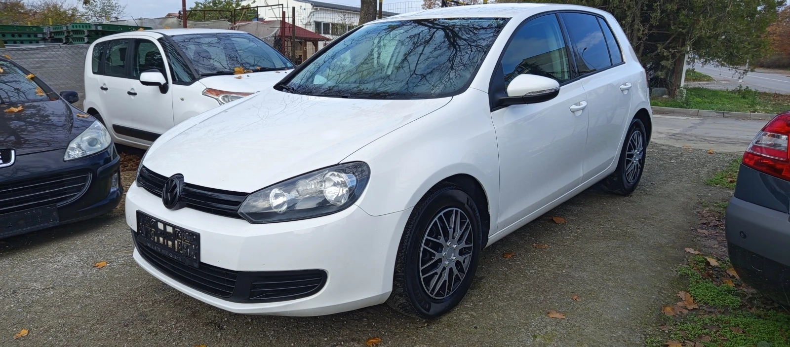 VW Golf 1.6TDI KLIMA 2011г - изображение 2