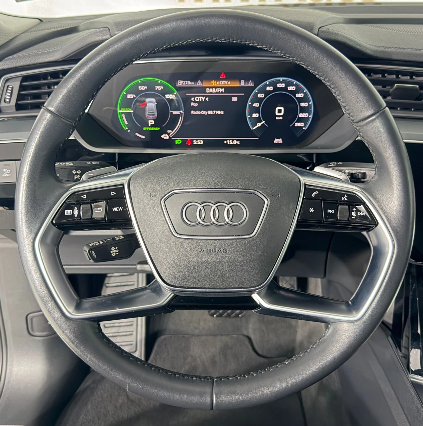 Audi E-Tron 55TFSI Quattro* LED* ������ | Mobile.bg � ����������� 12