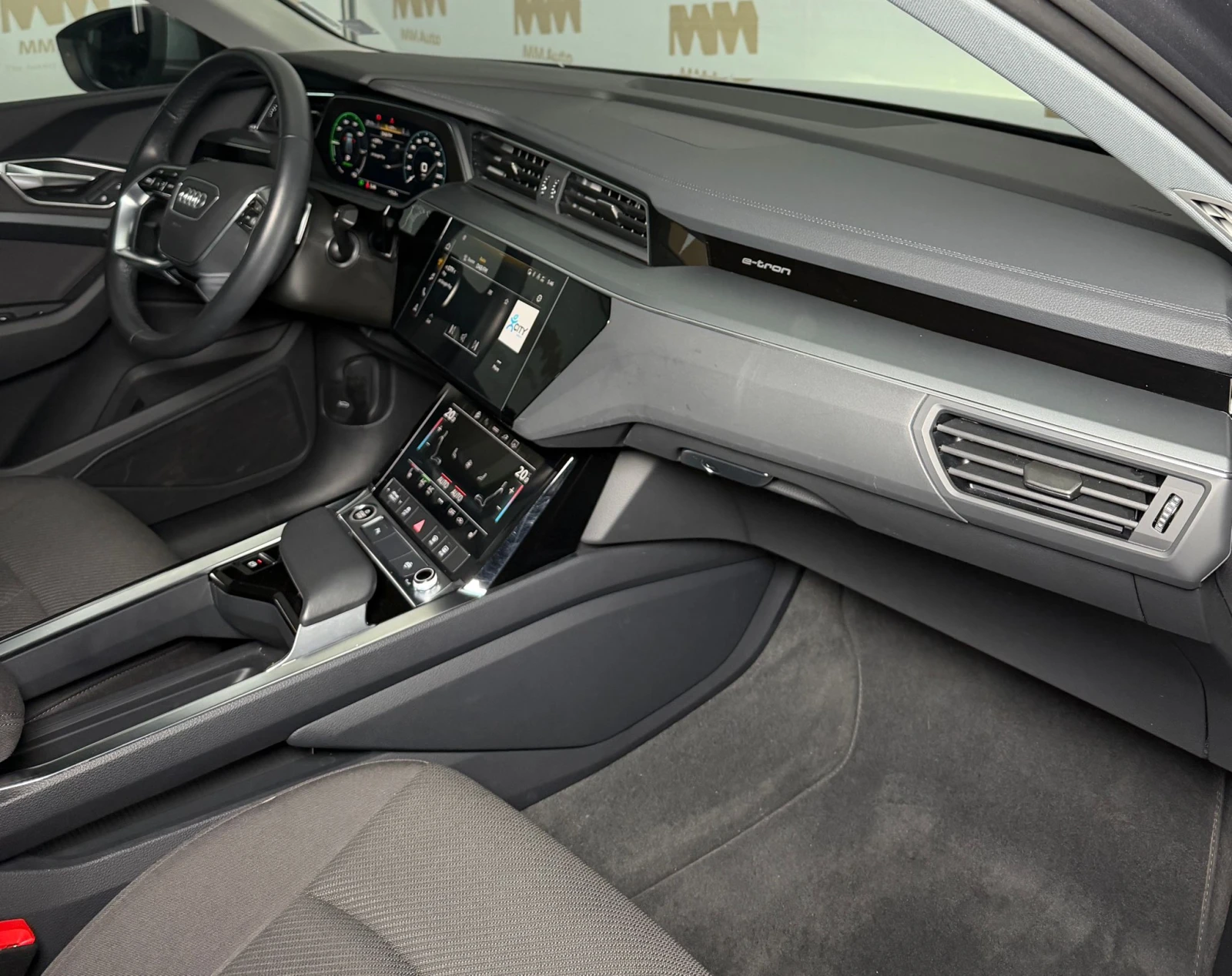 Audi E-Tron 55TFSI Quattro* LED* Въздух - изображение 9