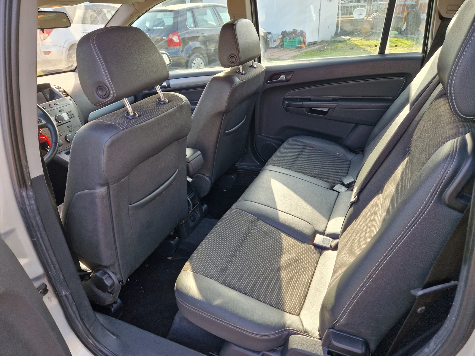 Opel Zafira 1.6i, 08г, 7места, КЛИМАТРОНИК, Италия , снимка 12 - Автомобили и джипове - 53709402