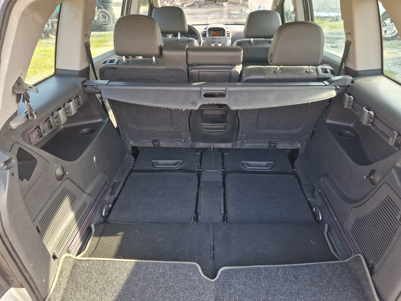 Opel Zafira 1.6i, 08г, 7места, КЛИМАТРОНИК, Италия , снимка 13 - Автомобили и джипове - 53709402