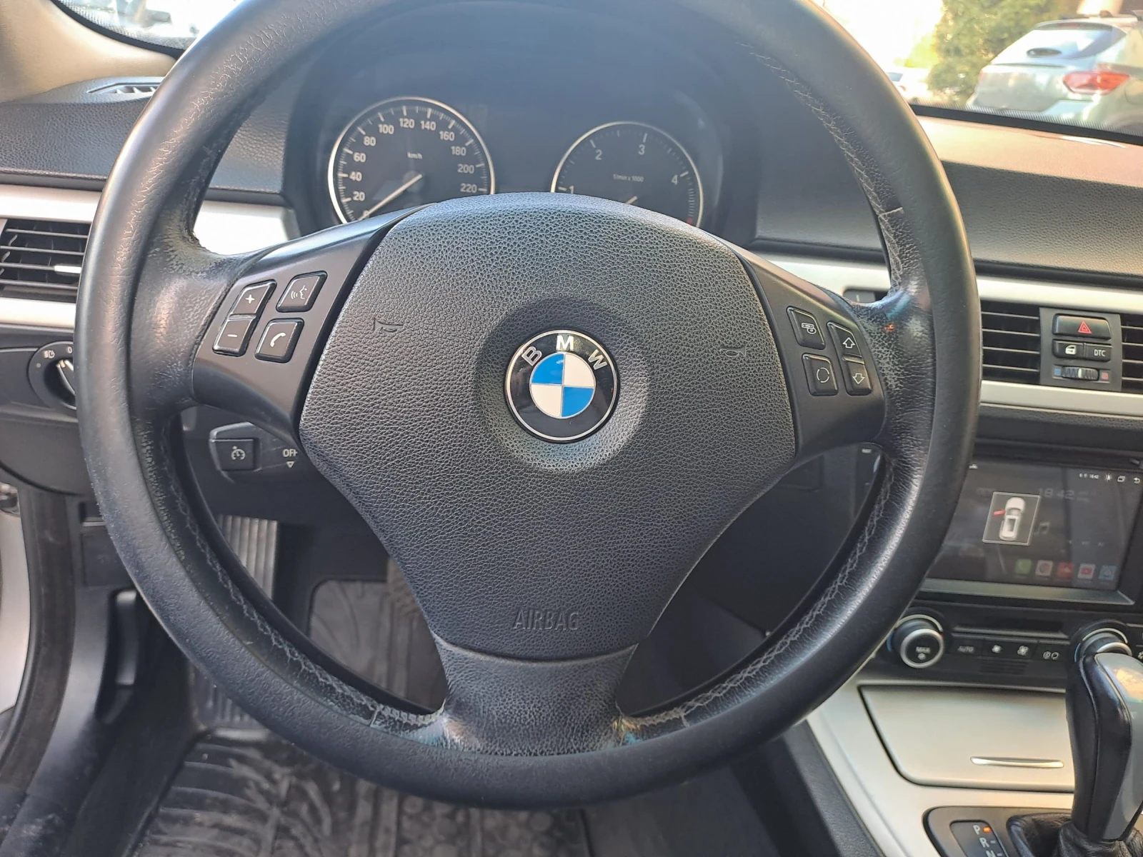 BMW 320, снимка 6 - Автомобили и джипове - 54220933