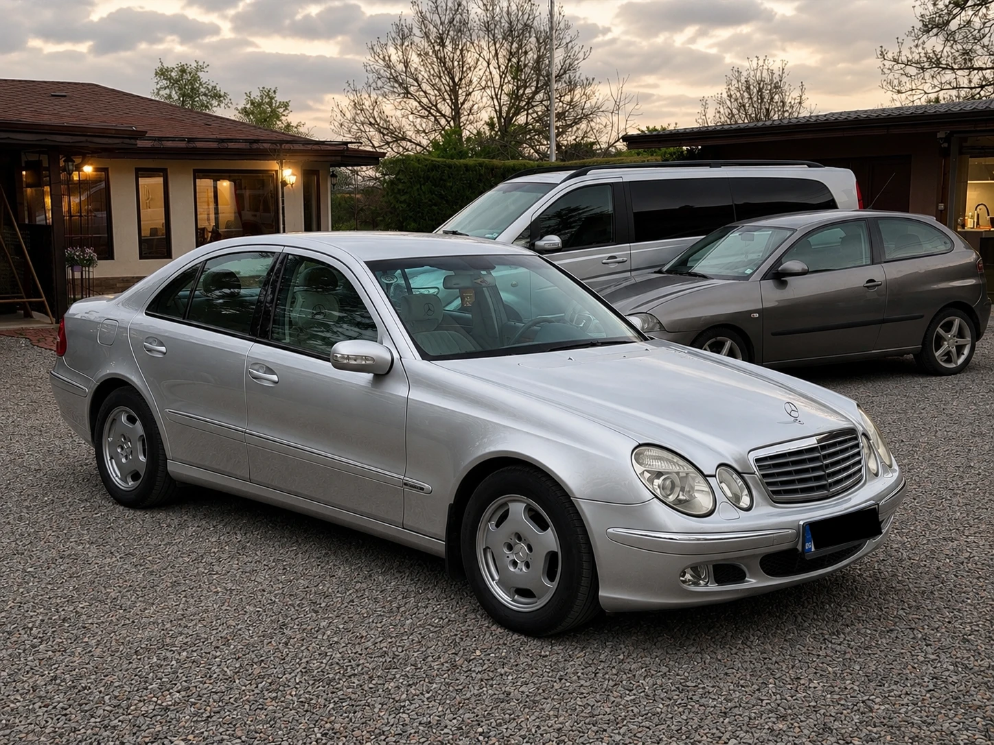 Mercedes-Benz E 270, снимка 9 - Автомобили и джипове - 54459282