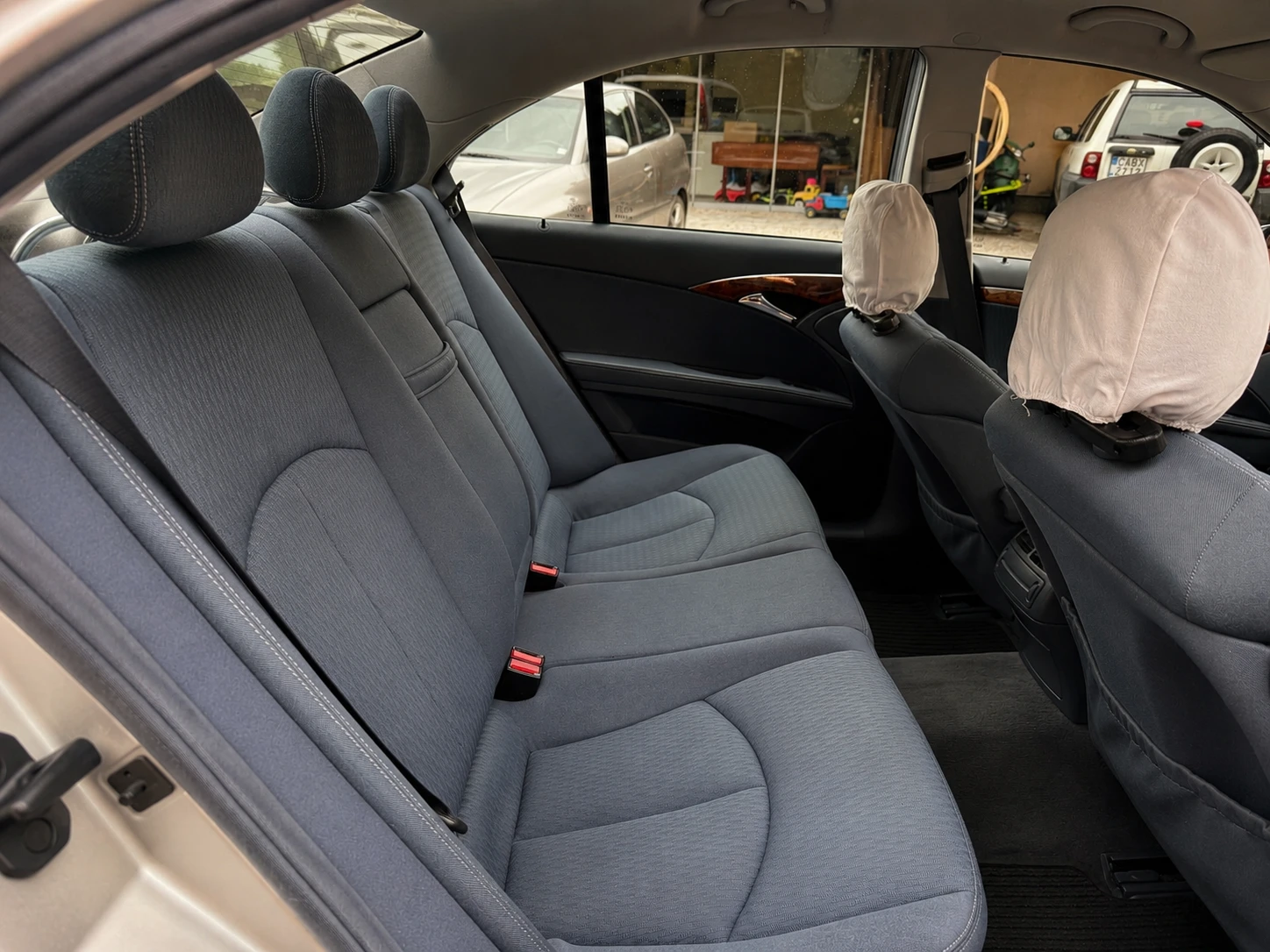 Mercedes-Benz E 270, снимка 13 - Автомобили и джипове - 54459282