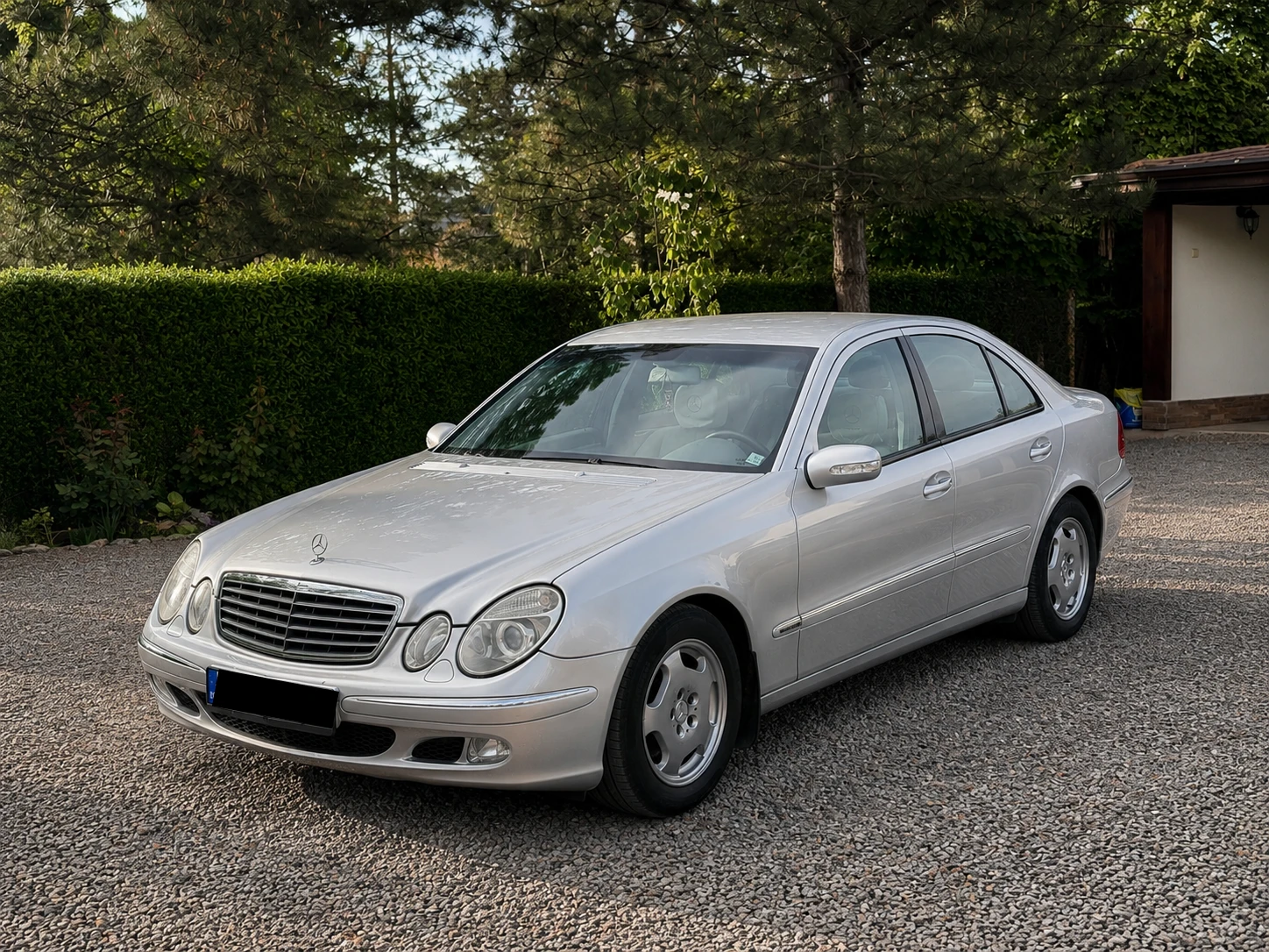 Mercedes-Benz E 270, снимка 3 - Автомобили и джипове - 54459282