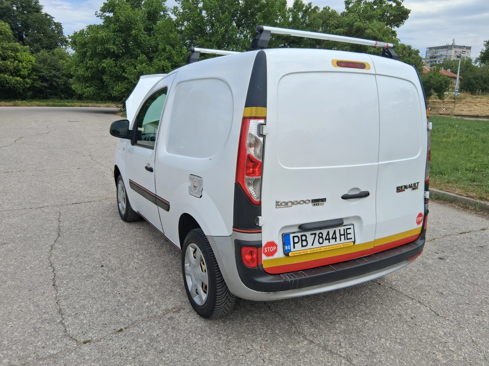 Renault Kangoo 1.5 dCi 75кс, снимка 6 - Автомобили и джипове - 54742232