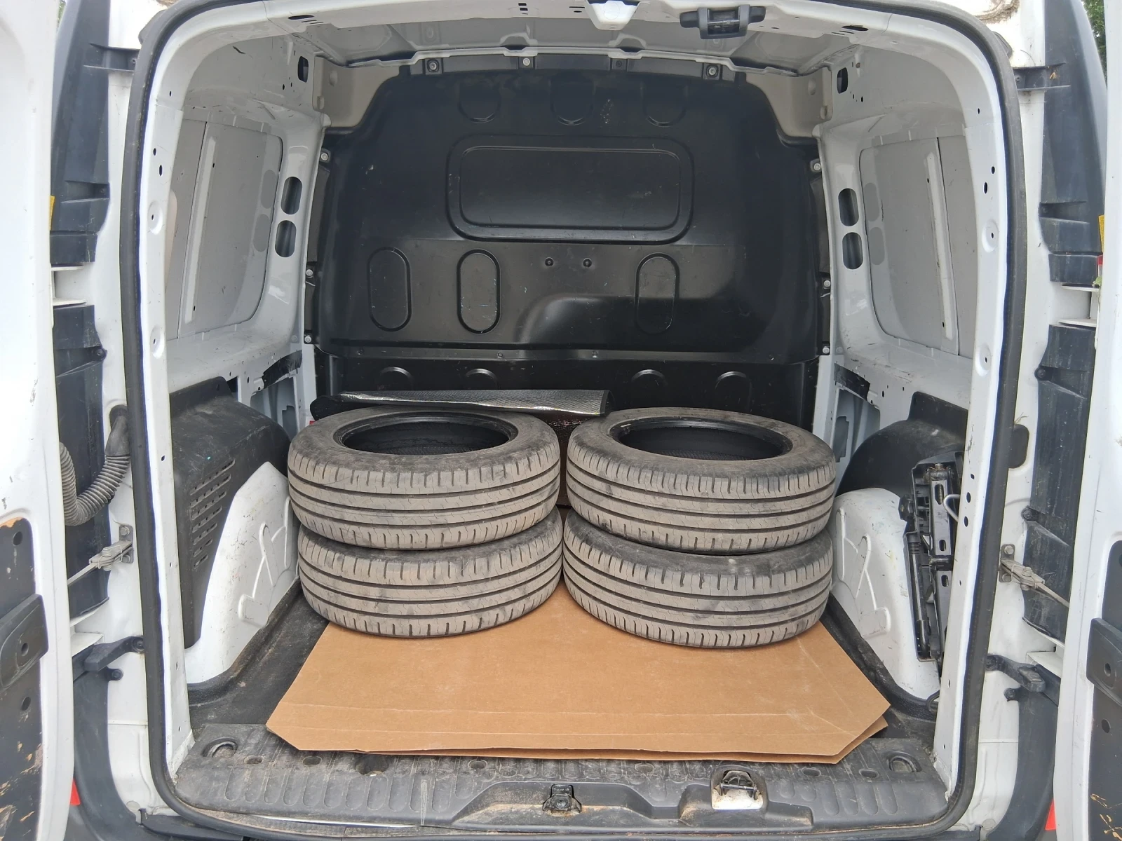 Renault Kangoo 1.5 dCi 75кс, снимка 14 - Автомобили и джипове - 54742232