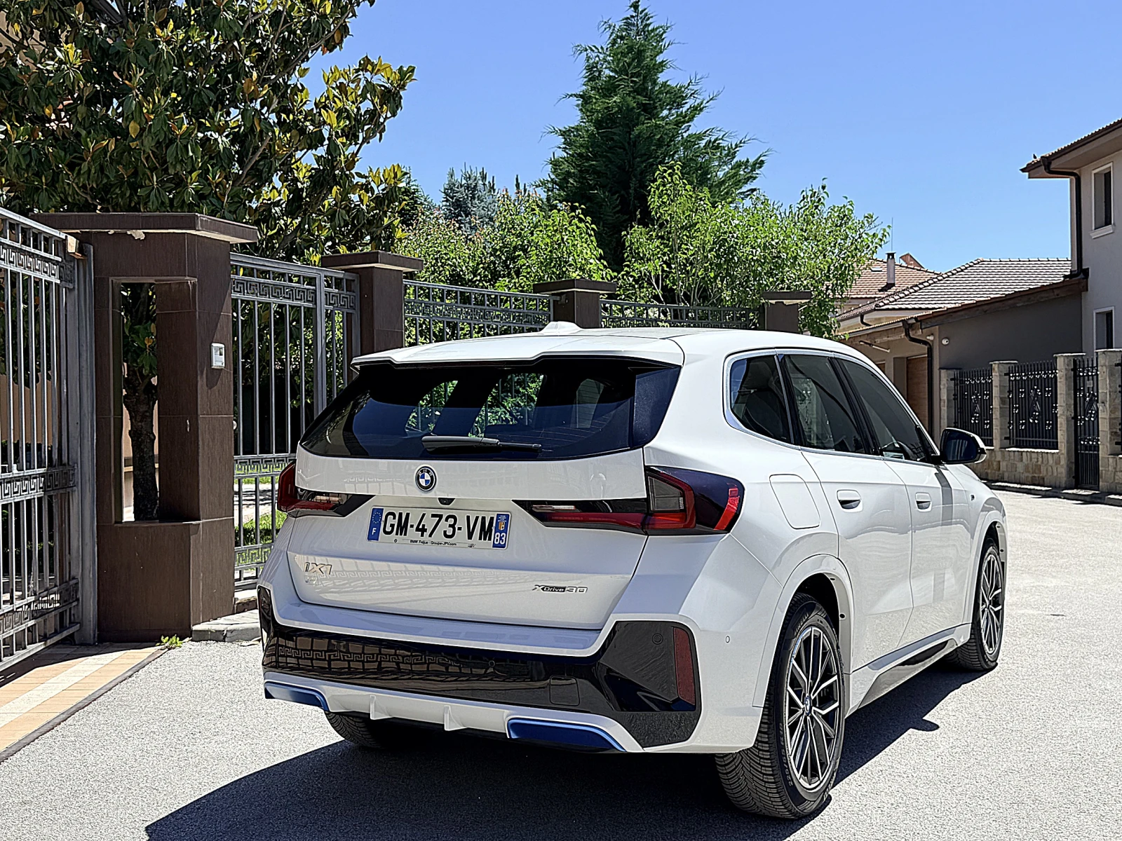 BMW iX1 BMW xDrive 30/M Sport/313hp/360 Cam/Cplay/Shadow, снимка 6 - Автомобили и джипове - 54744361