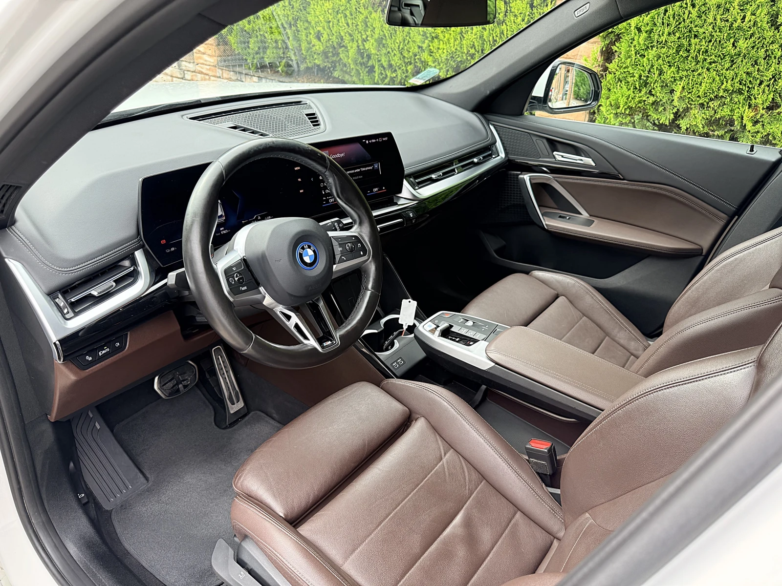 BMW iX1 BMW xDrive 30/M Sport/313hp/CarPlay/4x4, снимка 11 - Автомобили и джипове - 54744361