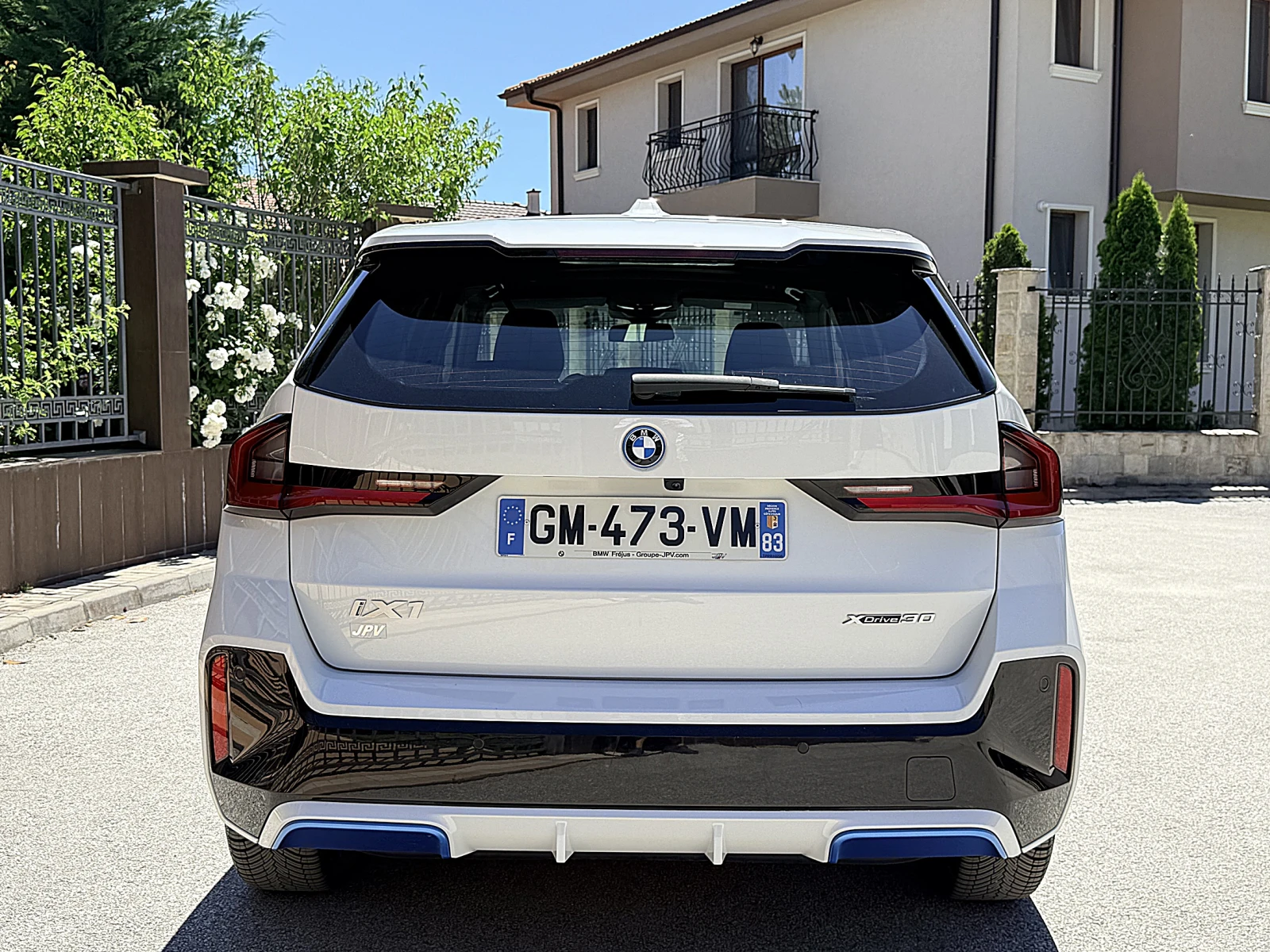 BMW iX1 BMW xDrive 30/M Sport/313hp/360 Cam/Cplay/Shadow, снимка 7 - Автомобили и джипове - 54744361