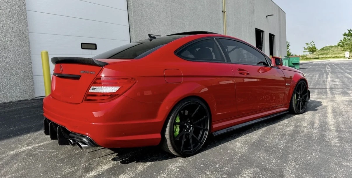 Mercedes-Benz C 63 AMG БЕЗ ИНЦИДЕНТИ * X PIPE * СЕРВИЗНА ИСТОРИЯ * FACE , снимка 2 - Автомобили и джипове - 55222299