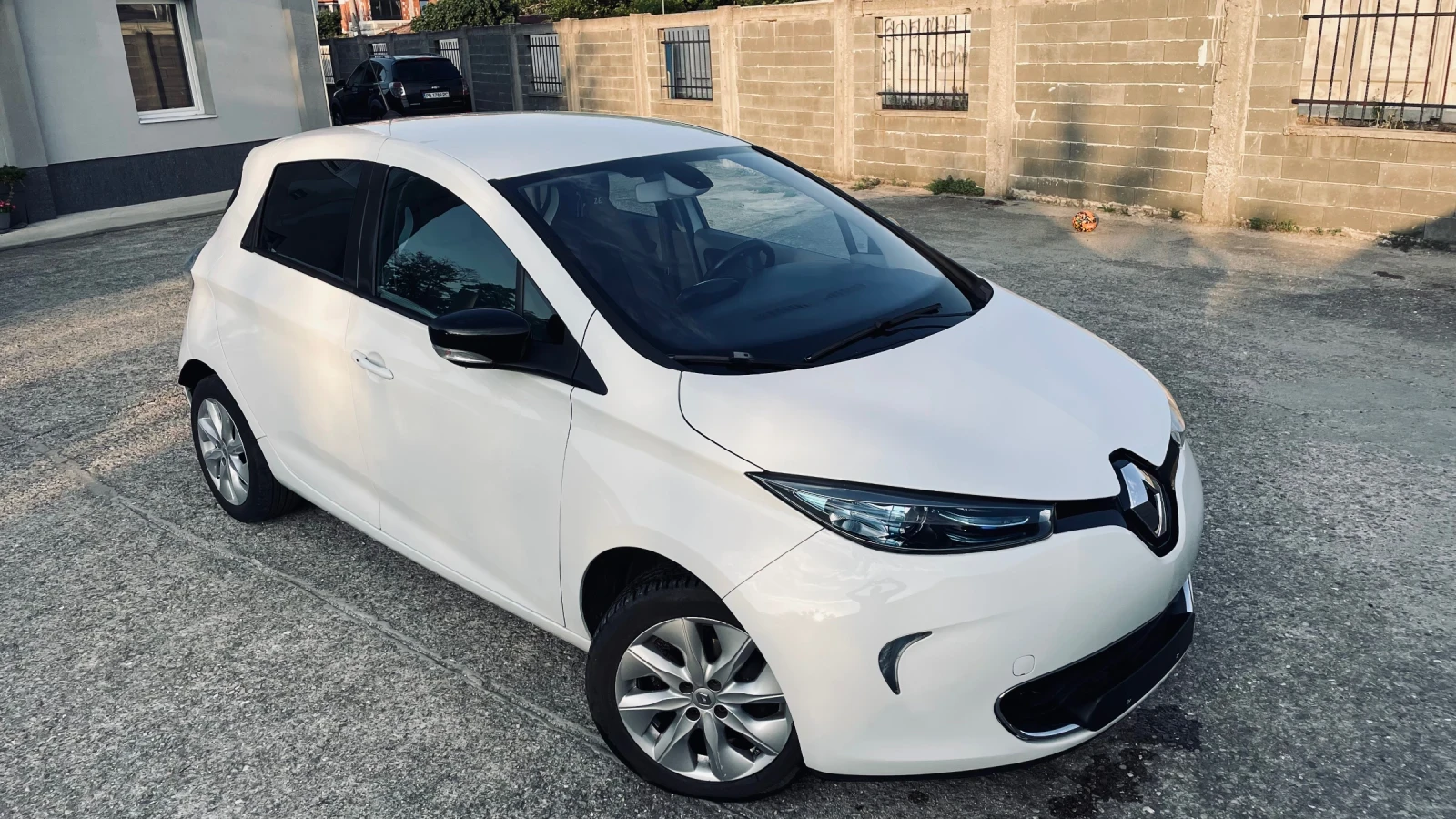 Renault Zoe БАРТЕР-ЛИЗИНГ, снимка 2 - Автомобили и джипове - 55347153