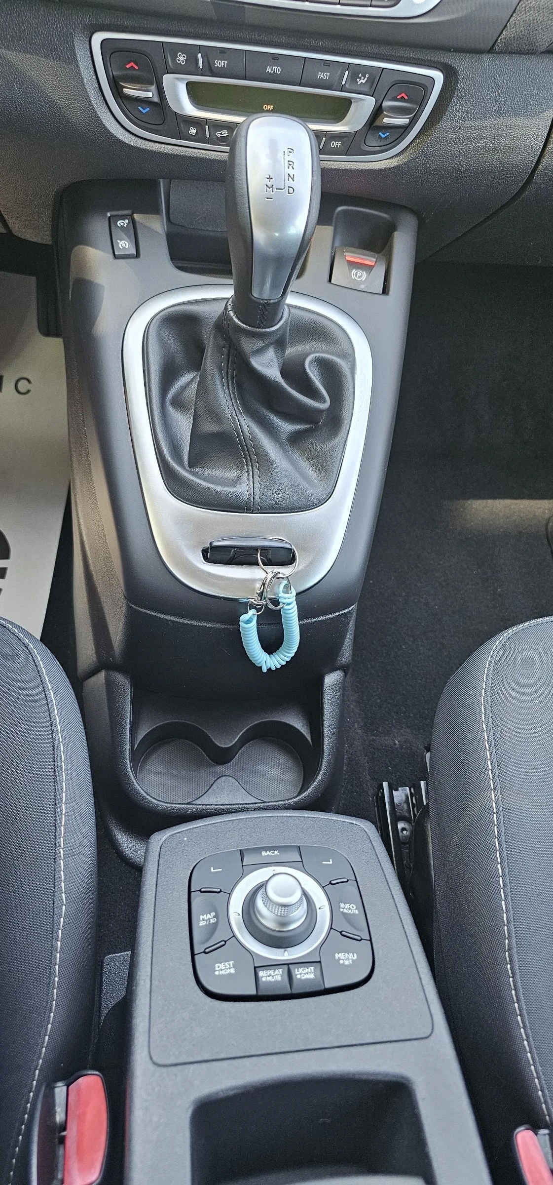 Renault Scenic 1.5DCI NAVI AVTOMAT LIMITED XMOD , снимка 10 - Автомобили и джипове - 55460101
