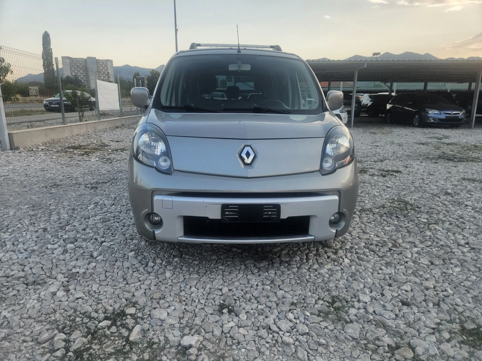 Renault Kangoo Климатик! ТОП, снимка 8 - Автомобили и джипове - 55674595