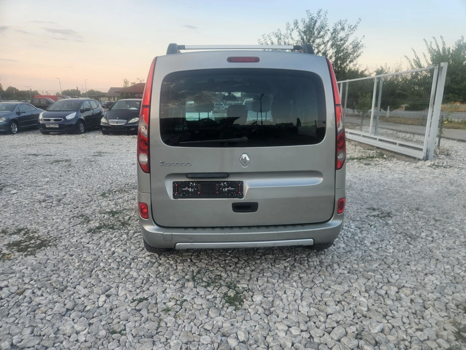 Renault Kangoo Климатик! ТОП, снимка 4 - Автомобили и джипове - 55674595