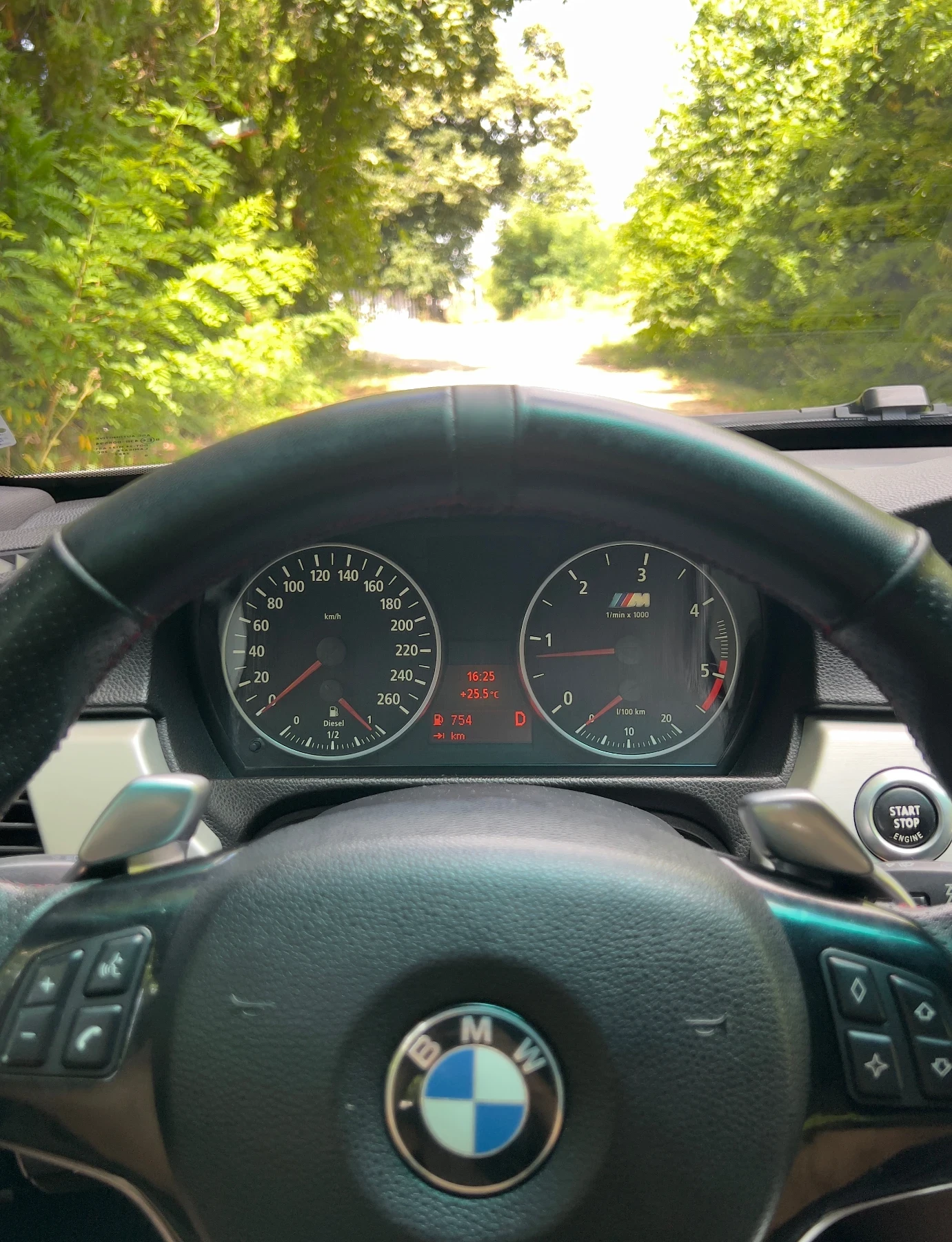 BMW 320 2.0D, снимка 12 - Автомобили и джипове - 55724310