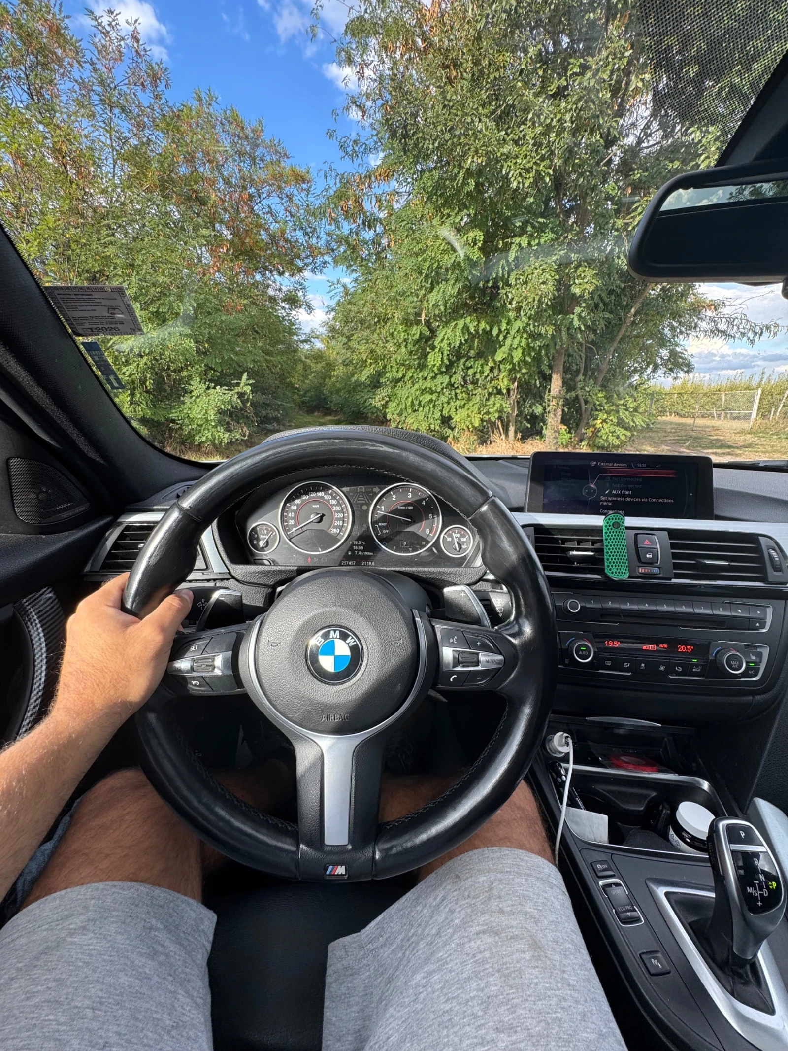 BMW 330 М пакет, Хедъп, Пано, Волан с подгрев, снимка 17 - Автомобили и джипове - 55932689